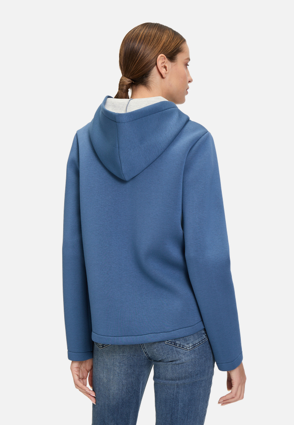 Übergangsjacke mit Kapuze / Modellfoto Rückseite