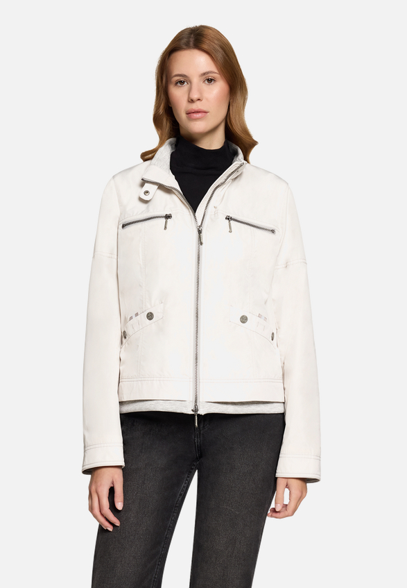 Sommerjacke mit Stehkragen / Modellfoto Vorderseite