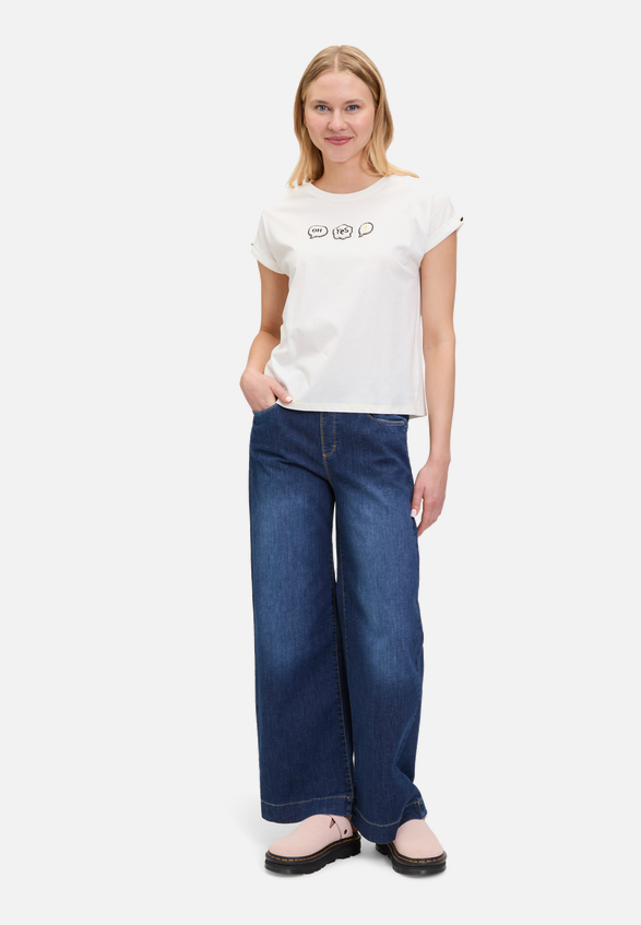 Baumwollshirt mit Ärmelaufschlag / Modellfoto Vorderseite (Outfit)