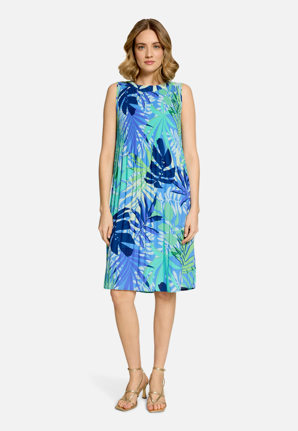 Plisseekleid ohne Arm / Modellfoto Vorderseite