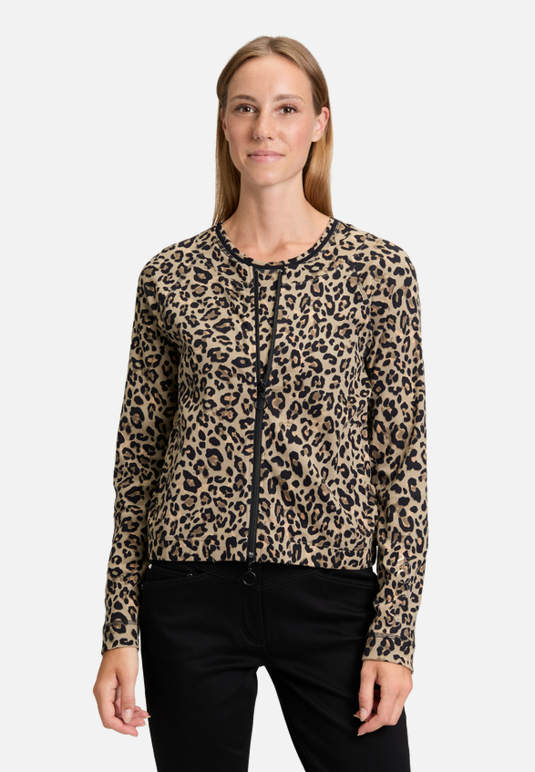 Shirtjacke mit Rippenstruktur / Modellfoto Vorderseite
