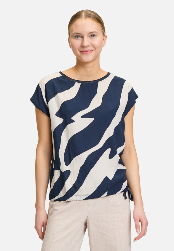 Casual-Shirt mit Print / Modellfoto Vorderseite