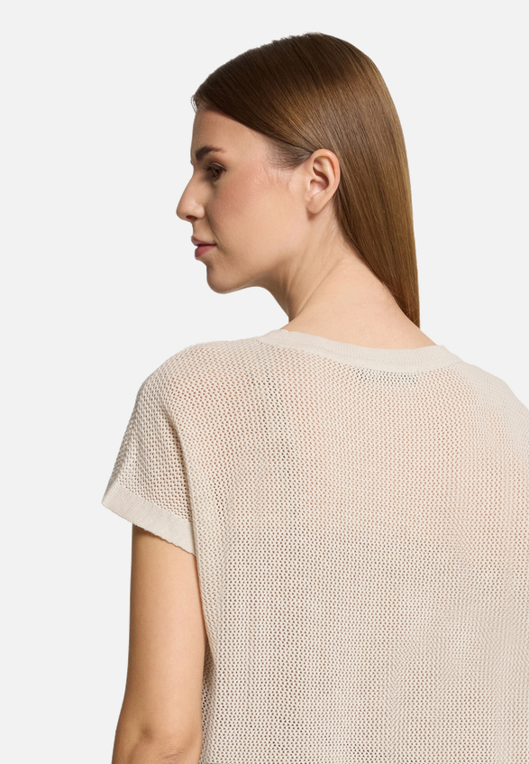 Lochstrick-Pullover ohne Arm / Detailbild