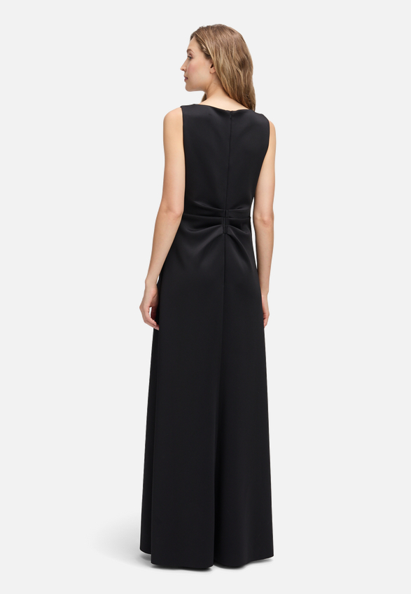 Abendkleid mit Volant / Modellfoto Rückseite