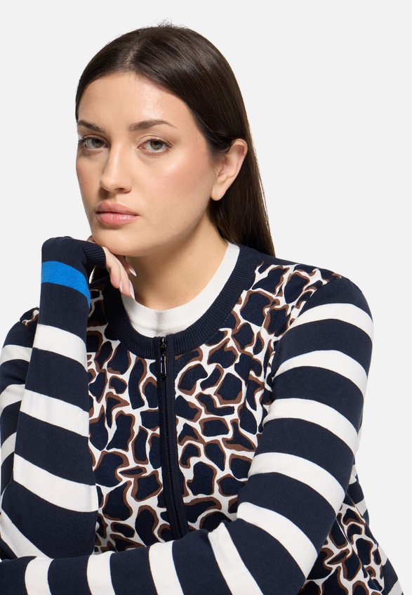 Strick-Cardigan mit Aufdruck / Detailbild