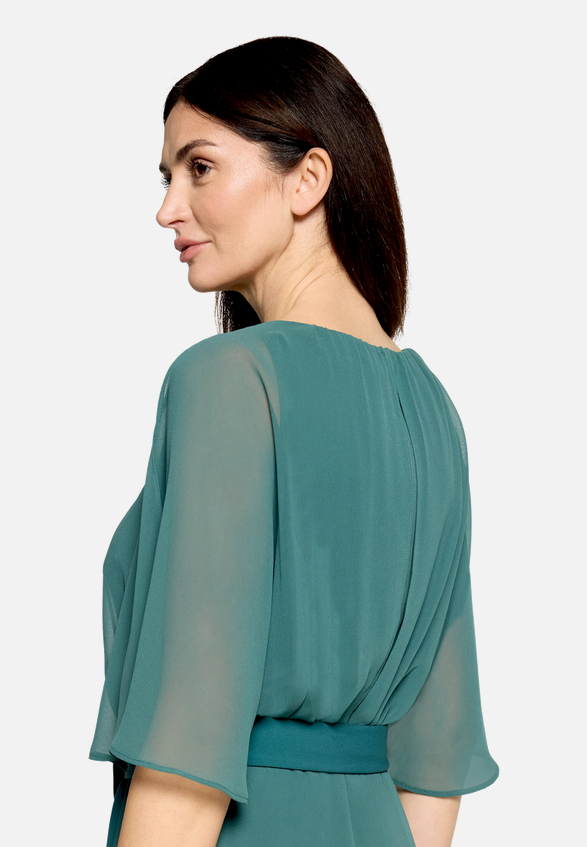 Jumpsuit mit Bindegürtel / Detailbild