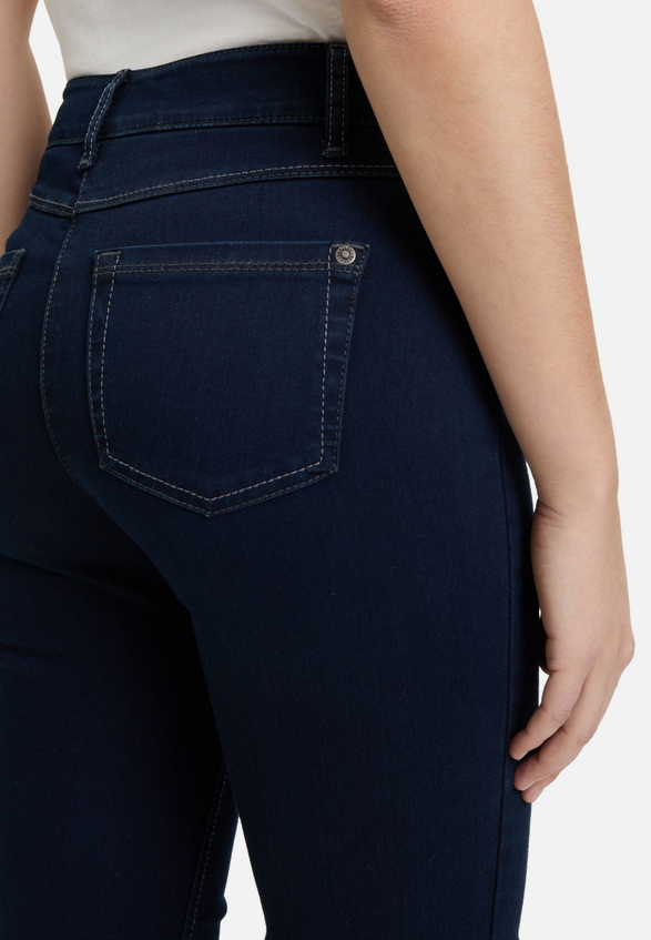 Basic-Jeans mit aufgesetzten Taschen / Detailbild