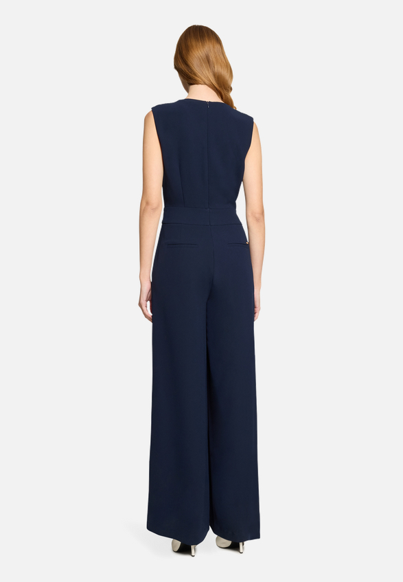 Jumpsuit ohne Arm / Modellfoto Rückseite