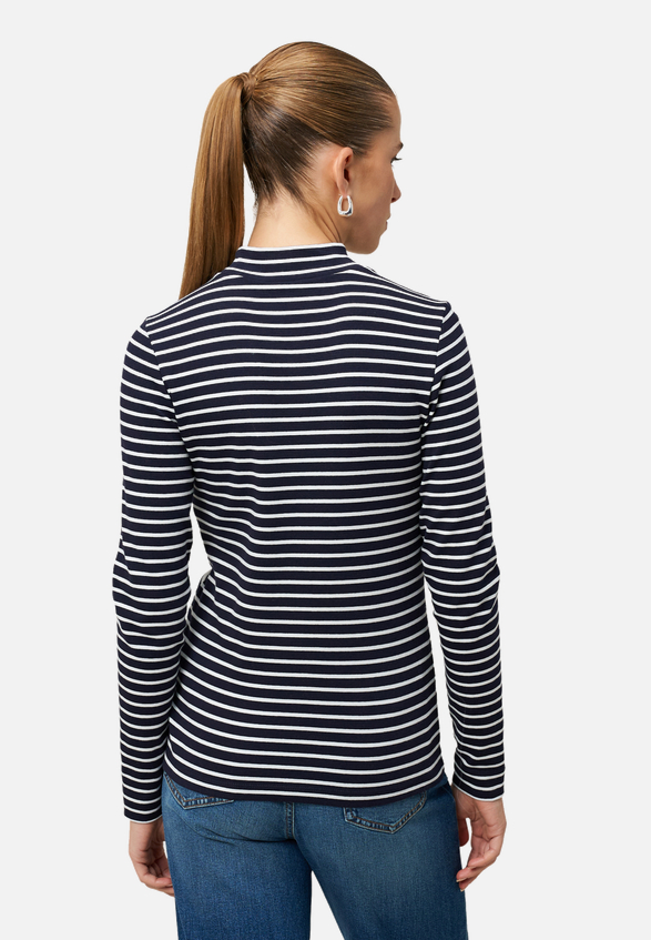 Ringelshirt mit Stehkragen / Modellfoto Rückseite