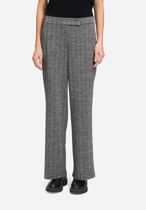 Stoffhose mit Lurexfaden / Modellfoto Vorderseite