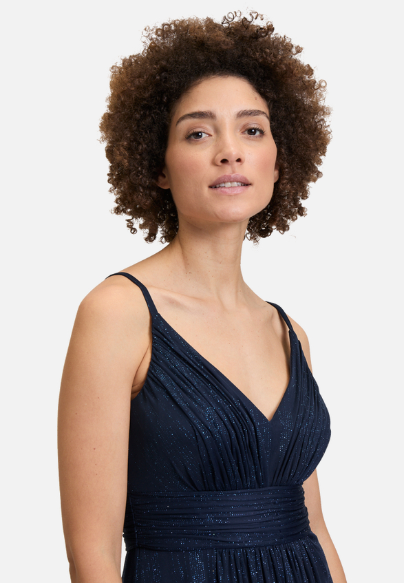Abendkleid im Glitzer-Look / Detailbild
