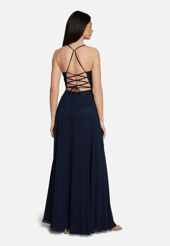 Abendkleid mit Stickerei / Modellfoto Rückseite
