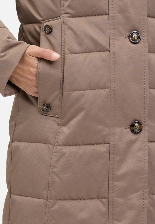 Steppjacke mit Kapuze / Detailbild