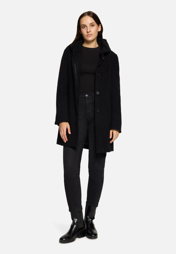 Wolljacke mit Stehkragen / Modellfoto Vorderseite (Outfit)