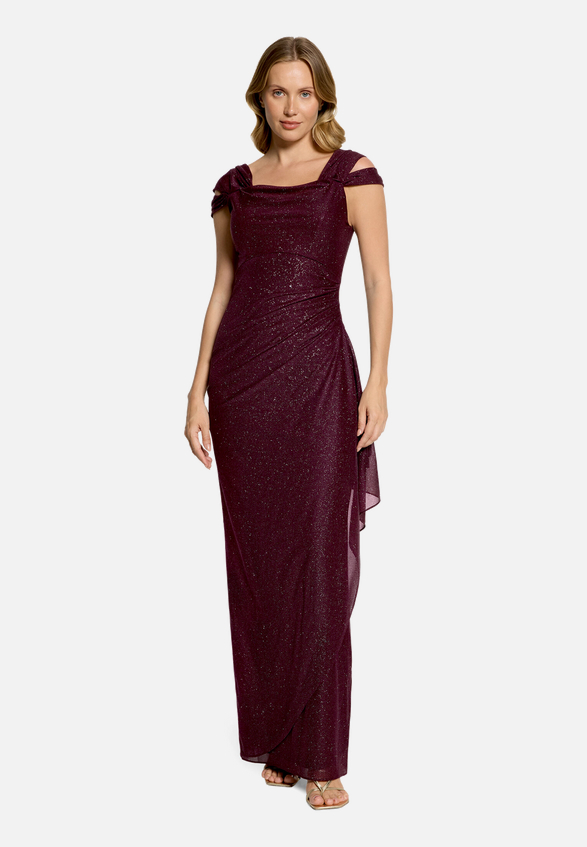 Abendkleid im Glitzer-Look / Modellfoto Vorderseite