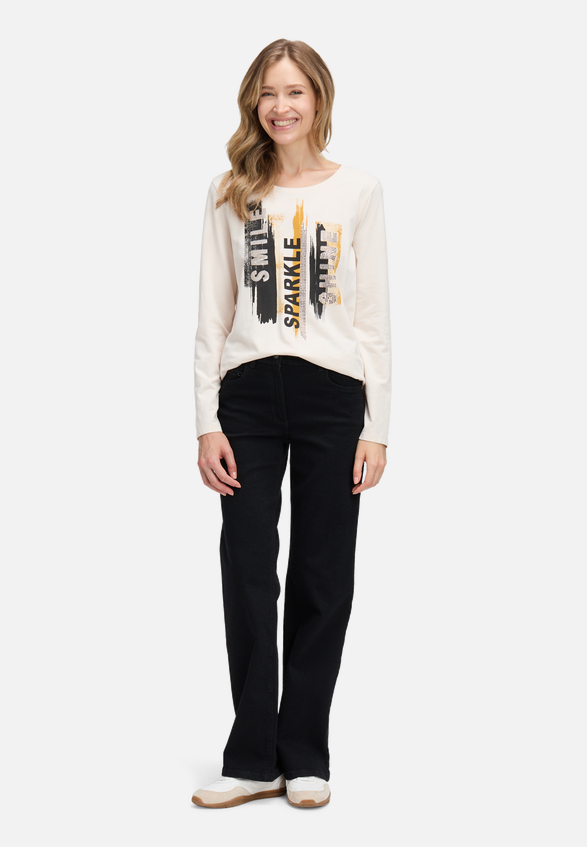 Basic Shirt mit Placement / Modellfoto Vorderseite (Outfit)
