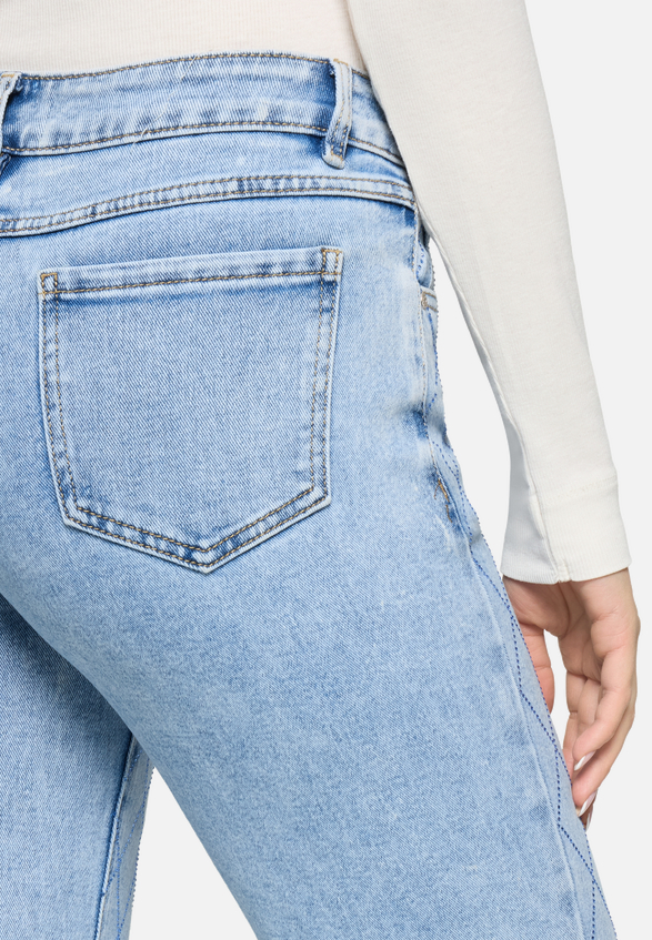 Stretch-Jeans mit Strass / Detailbild