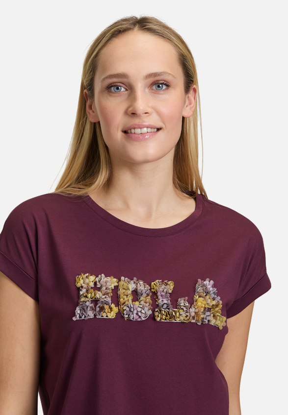 Rundhals-Shirt mit Ärmelaufschlag / Detailbild