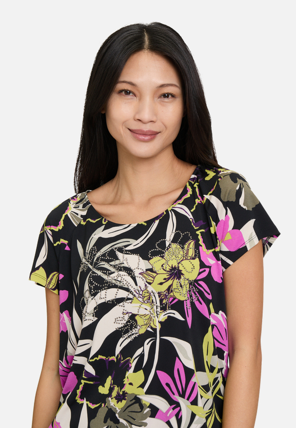 Printshirt mit Gummizug / Detailbild