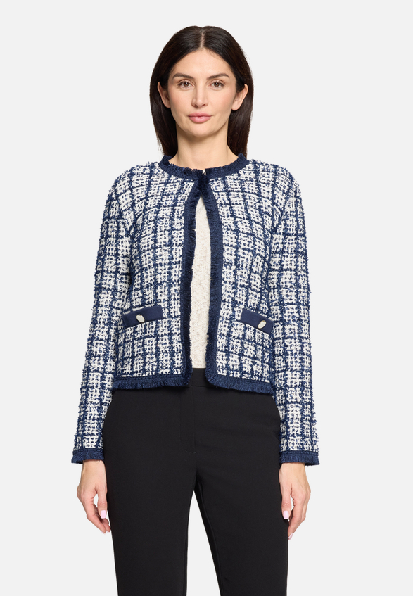 Strick-Cardigan mit Fransen / Modellfoto Vorderseite