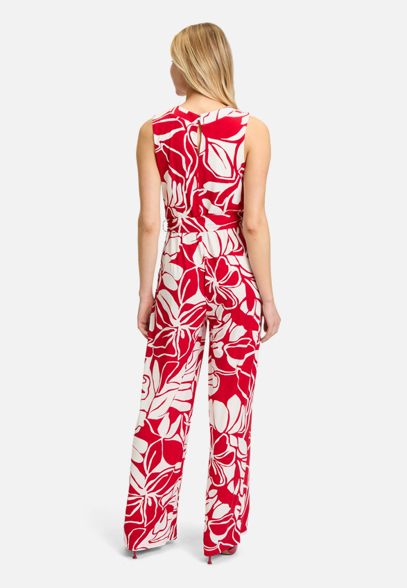 Jumpsuit mit Bindegürtel / Modellfoto Rückseite