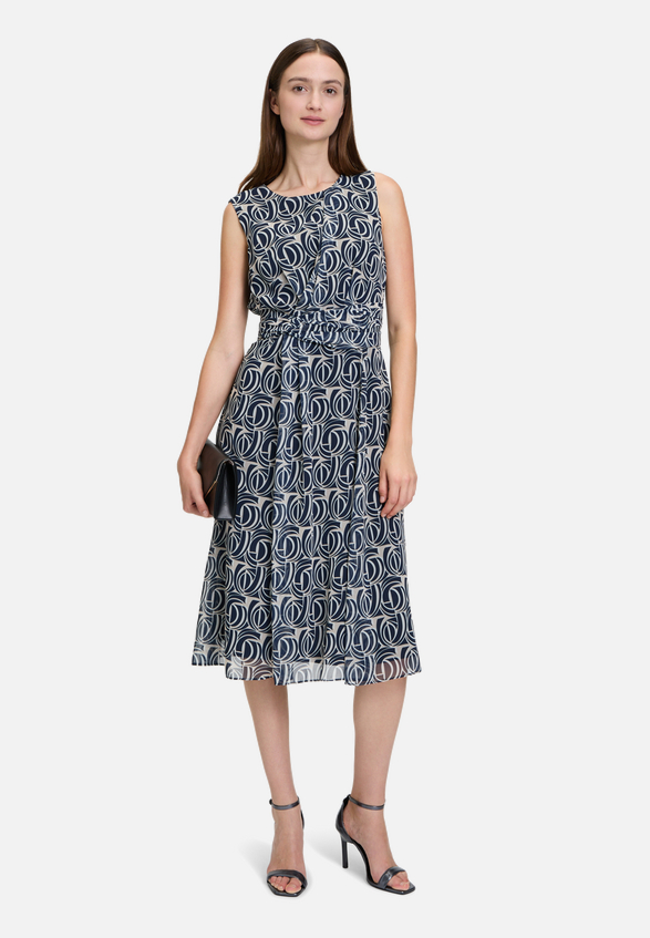Chiffonkleid ohne Arm / Modellfoto Vorderseite