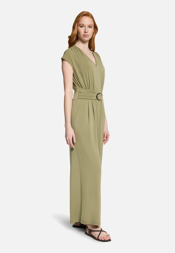 Eleganter Jumpsuit mit Raffung / Modellfoto Vorderseite (Outfit)