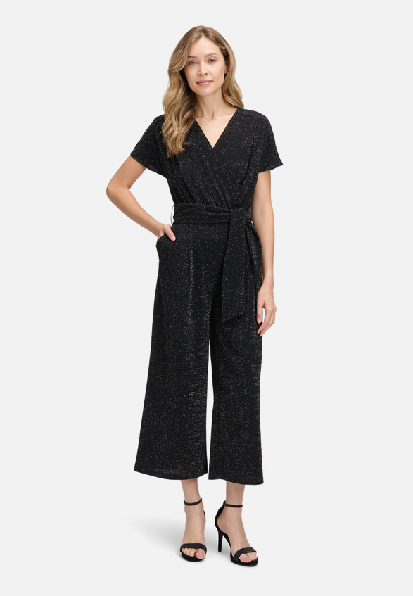 Jumpsuit mit Eingrifftaschen / Modellfoto Vorderseite