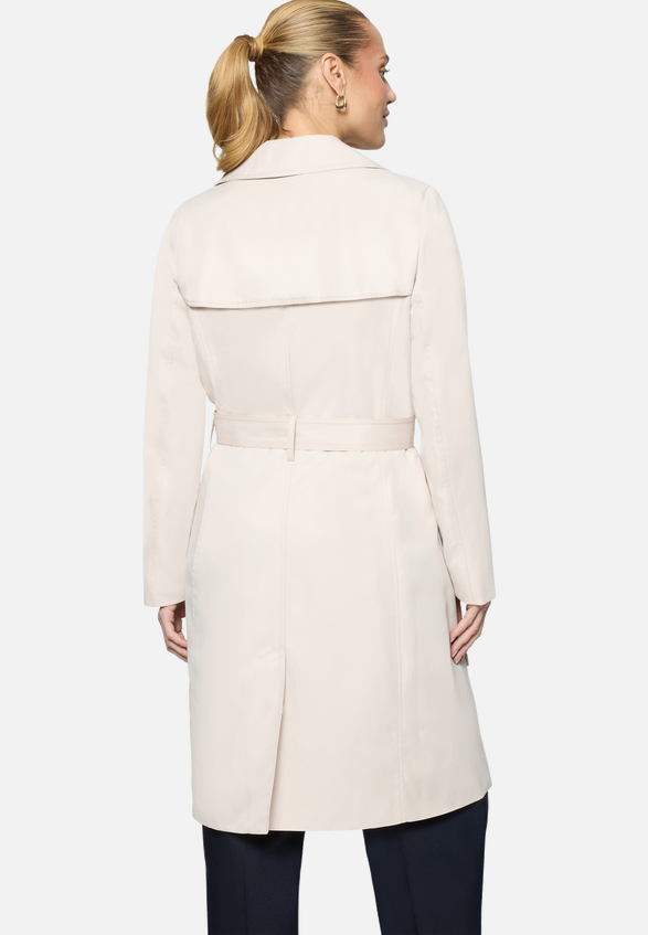 Trenchcoat  mit Gürtel / Modellfoto Rückseite