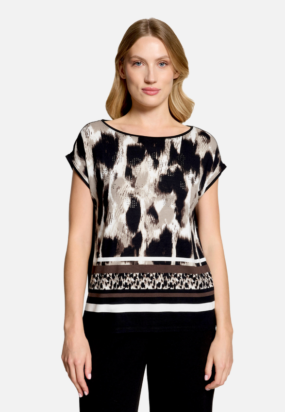 Shirt  mit Print und Rundhalsausschnitt  / Modellfoto Vorderseite