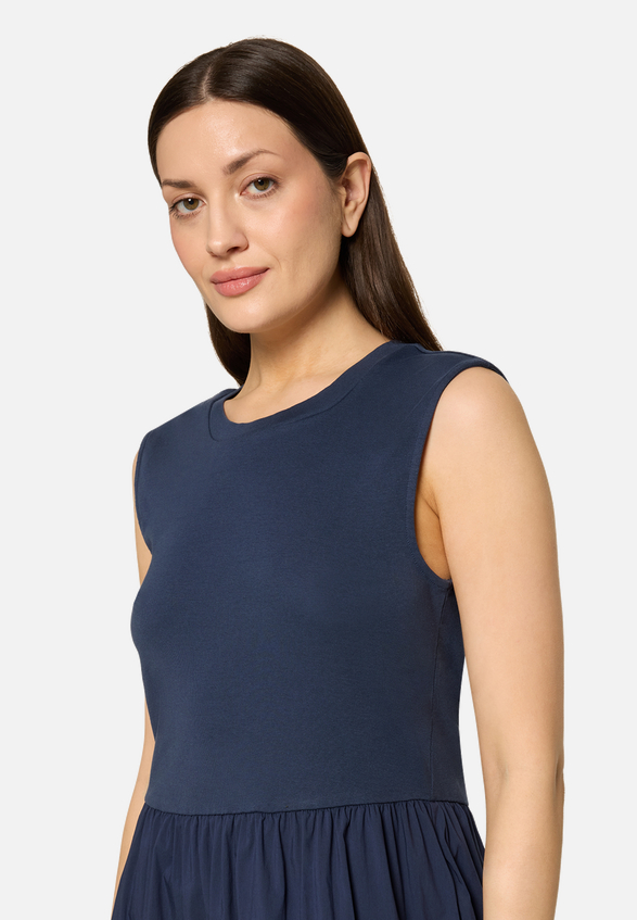 Casual-Kleid mit Eingrifftaschen / Detailbild