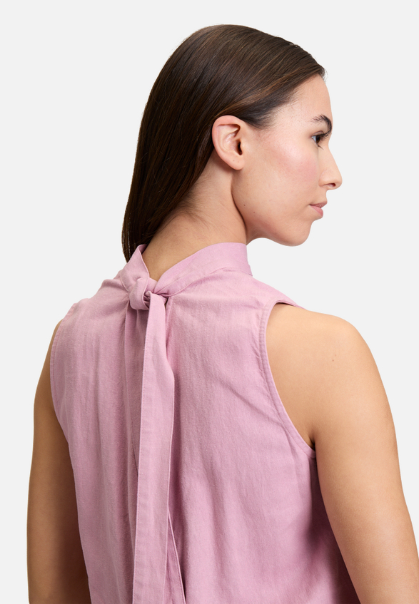 Jumpsuit mit hohem Kragen / Detailbild