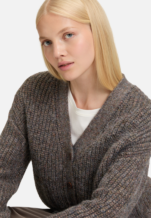 Cardigan mit V-Ausschnitt / Detailbild