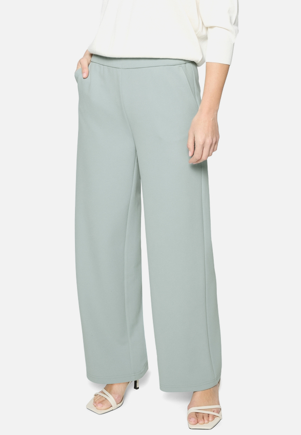 Basic-Hose in 7/8 Länge Malou / Modellfoto Vorderseite