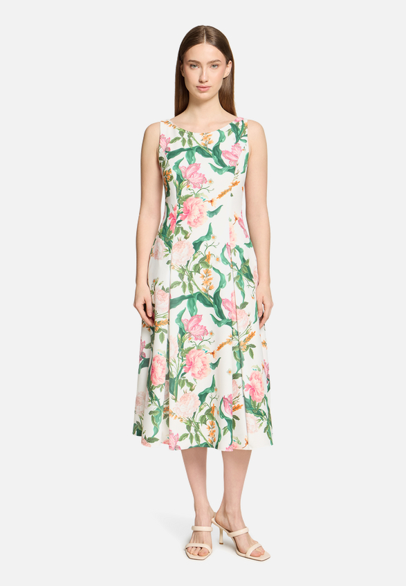 Blumenkleid mit Kellerfalten / Modellfoto Vorderseite