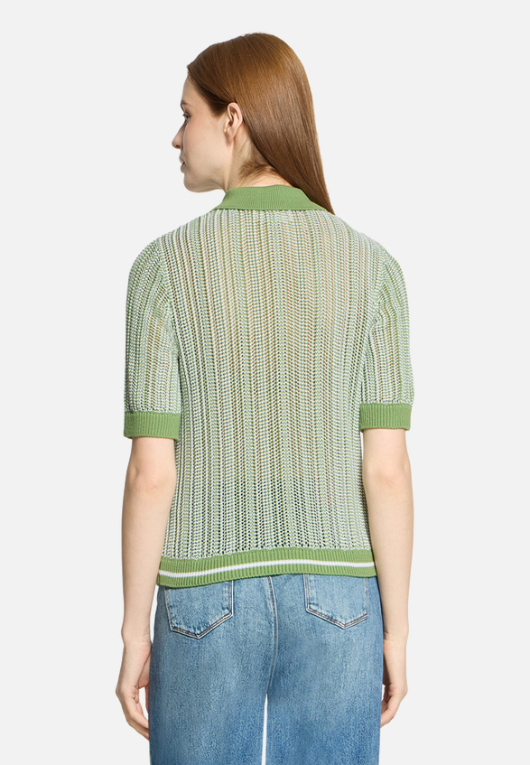 Strickpullover mit Kragen / Modellfoto Rückseite