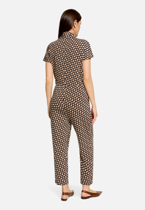 Jumpsuit  kurzarm mit Wickeloptik / Modellfoto Rückseite