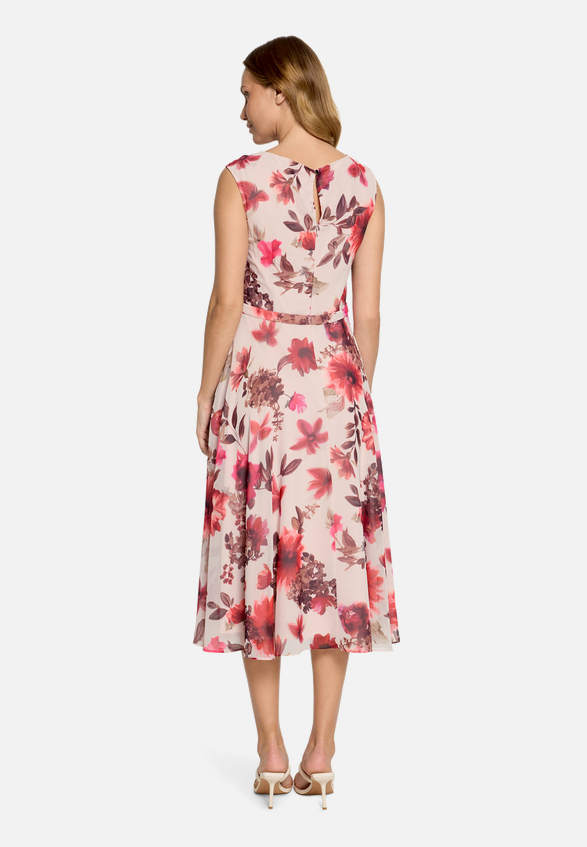Cocktailkleid mit Print / Modellfoto Rückseite