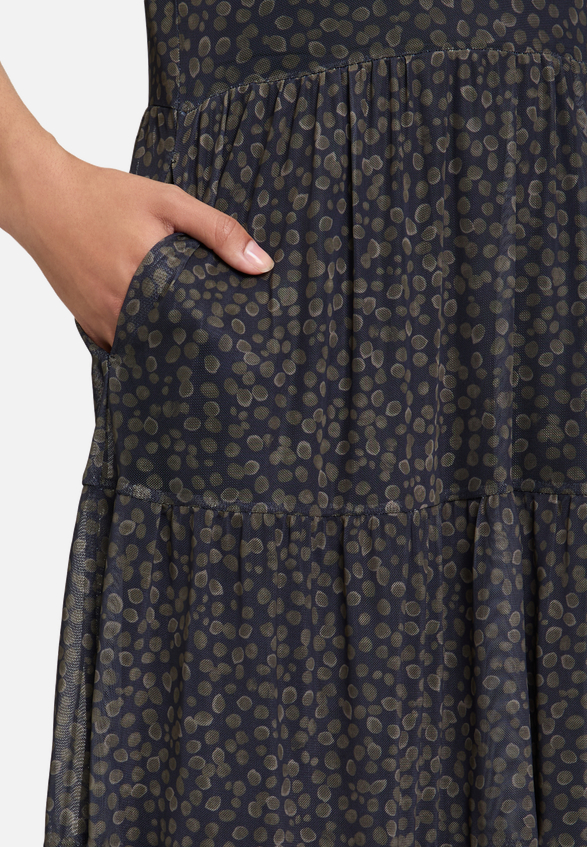 Stufenkleid mit Stufen / Detailbild