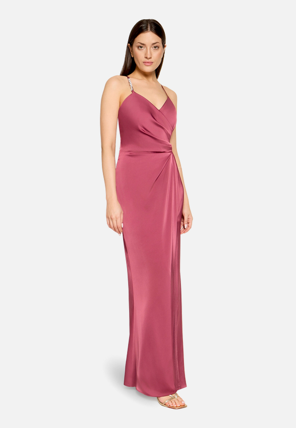 Abendkleid mit Schmucksteinen / Modellfoto Vorderseite (Outfit)