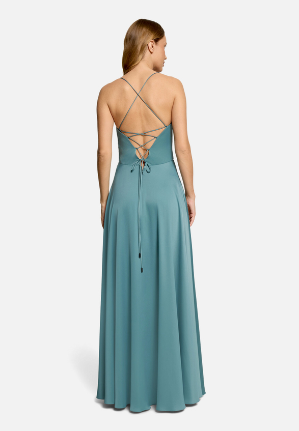 Abendkleid mit Wasserfallausschnitt / Modellfoto Rückseite