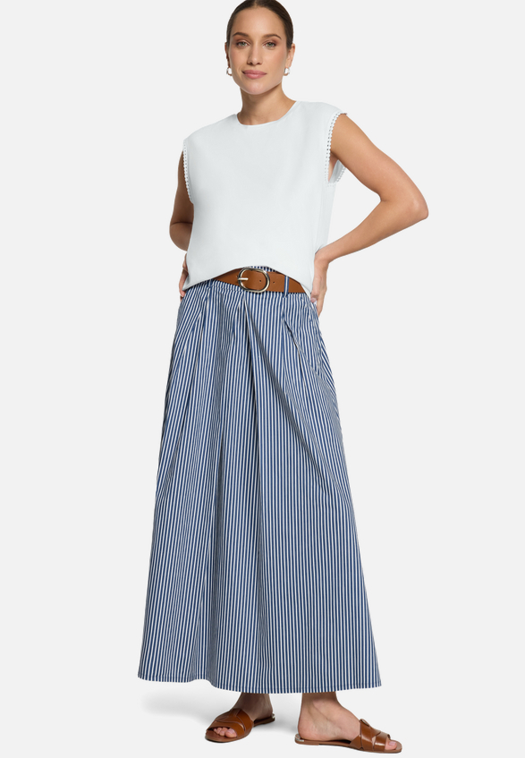 Jersey-Top  mit Rundhalsausschnitt  / Modellfoto Vorderseite (Outfit)