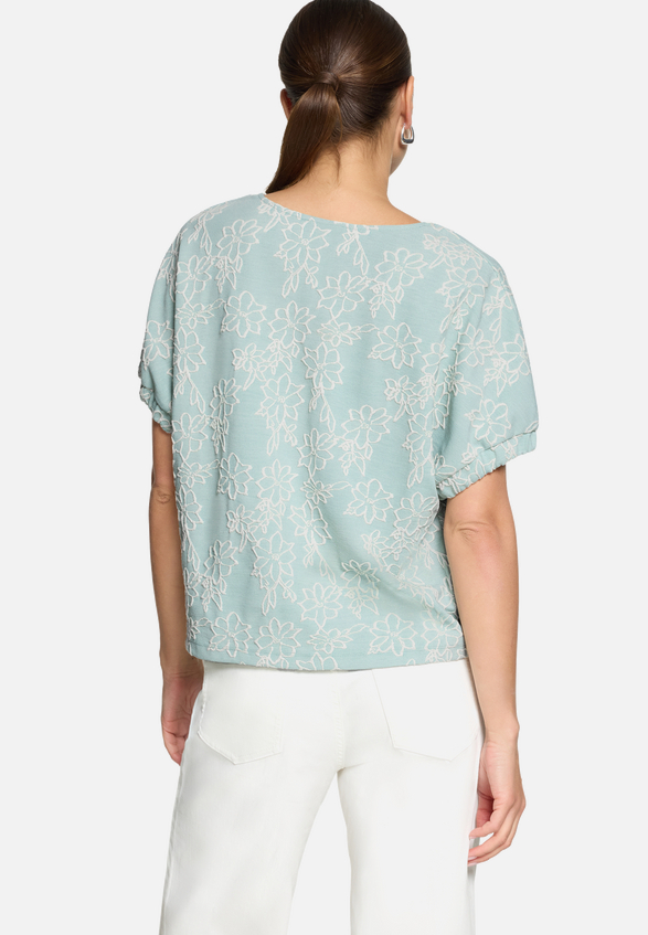 Shirt mit Blumen-Stickerei / Modellfoto Rückseite