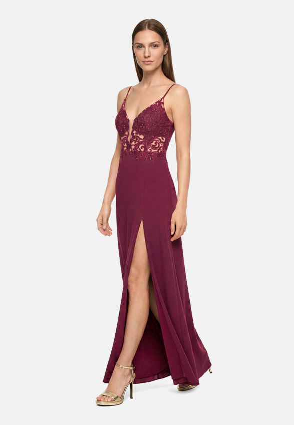 Abendkleid mit Stickerei / Modellfoto Vorderseite (Outfit)