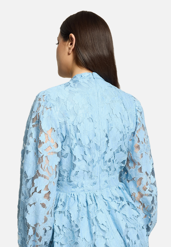 Spitzenkleid mit Spitze / Detailbild