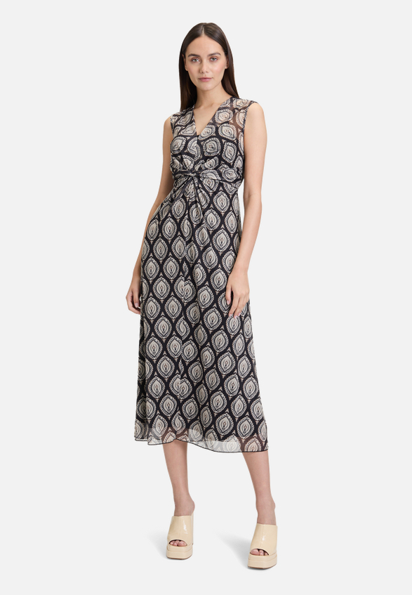 Midikleid ohne Arm / Modellfoto Vorderseite