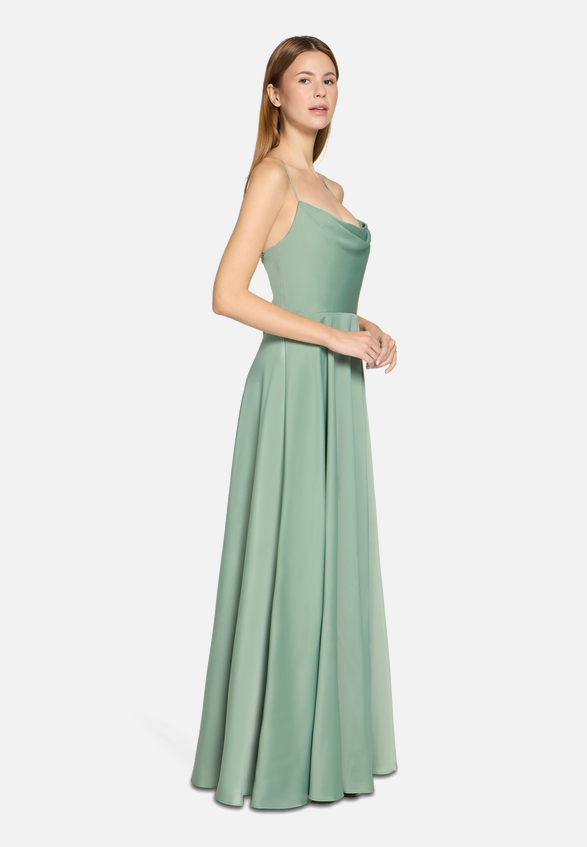 Abendkleid mit Wasserfallausschnitt / Modellfoto Vorderseite (Outfit)