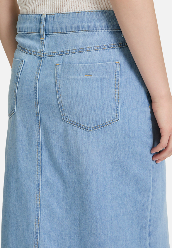 Jeansrock mit Waschung / Detailbild