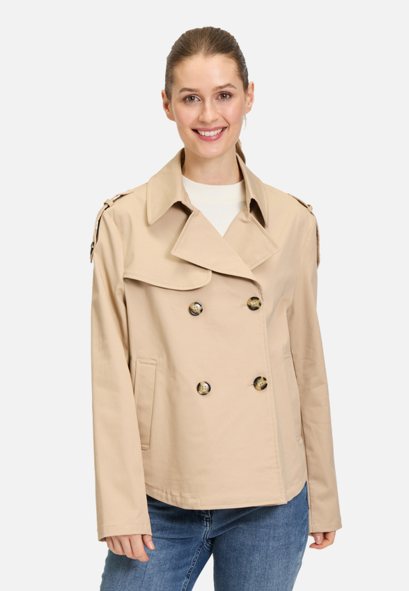 Sommerjacke mit Kragen / Modellfoto Vorderseite