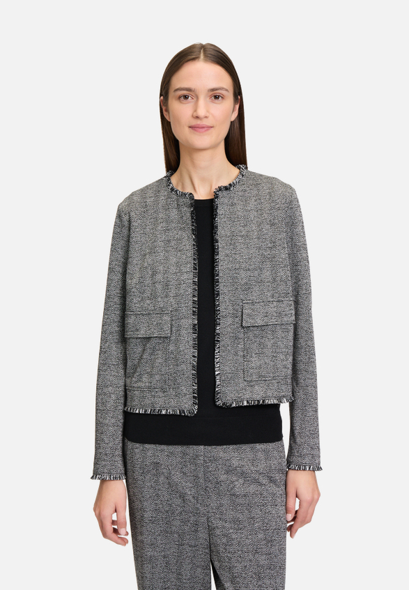 Jerseyjacke mit Fransen / Modellfoto Vorderseite
